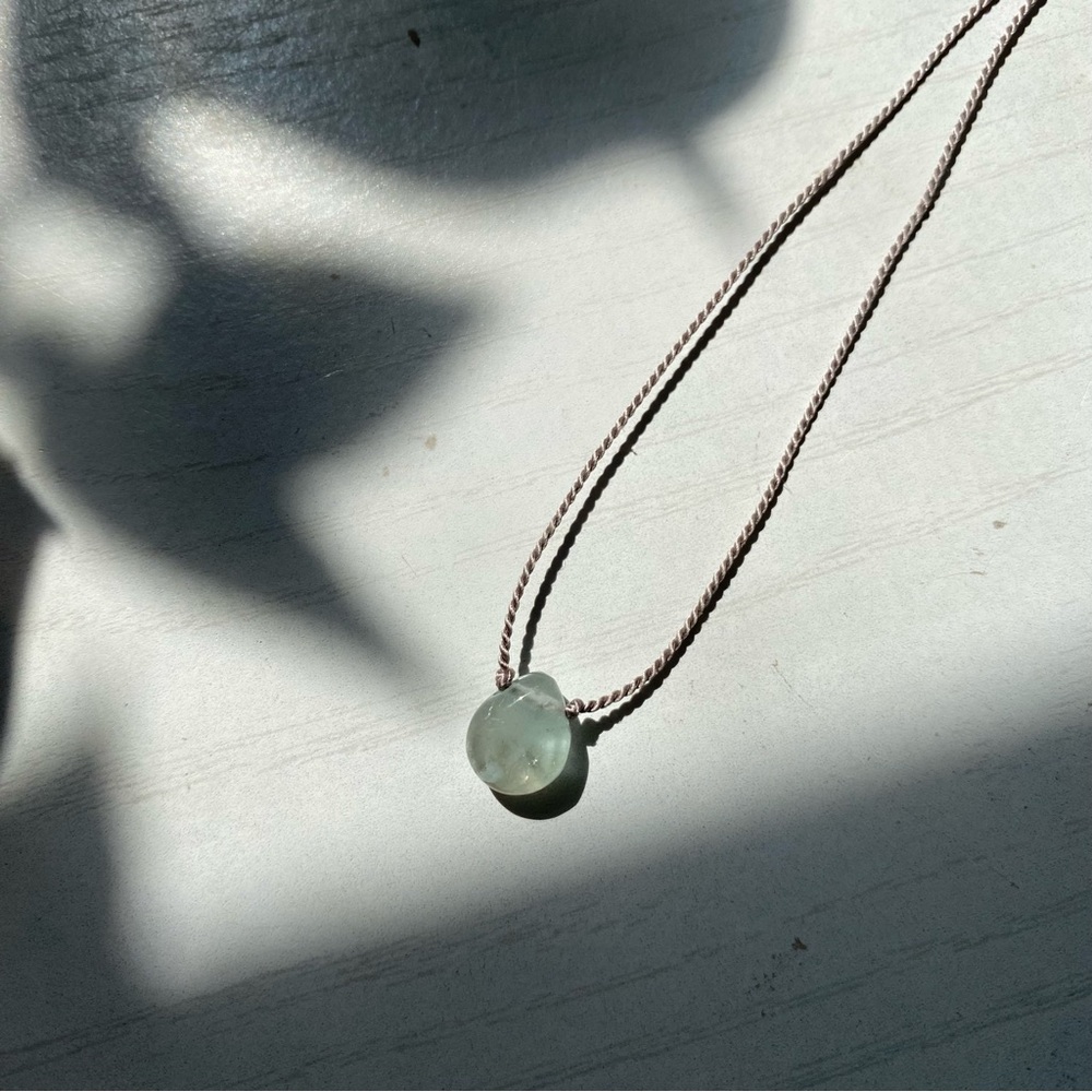 NWOT String Gem Necklace